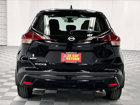New 2025 Nissan Kicks Play S FWD image 5