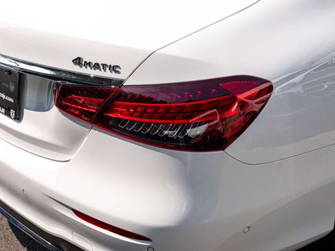 Used 2022 Mercedes-Benz E 350 4MATIC Sedan image 40