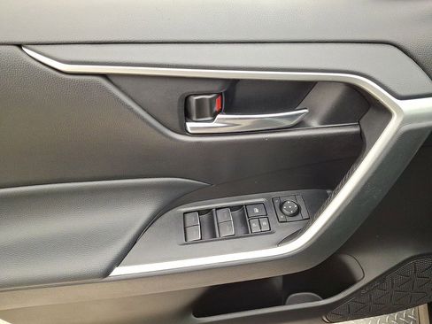 Certified 2022 Toyota RAV4 XLE image 10