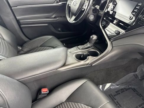 Used 2022 Toyota Camry SE FWD image 21