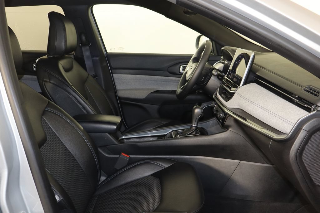 Used 2024 Jeep Compass Latitude AWD/4WD image 19