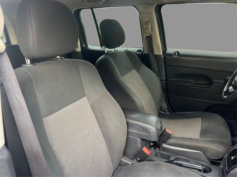 Used 2015 Jeep Patriot Sport FWD image 11