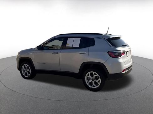Used 2025 Jeep Compass Latitude image 14