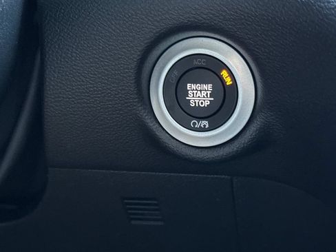 New 2027 Chrysler Pacifica Select FWD image 23