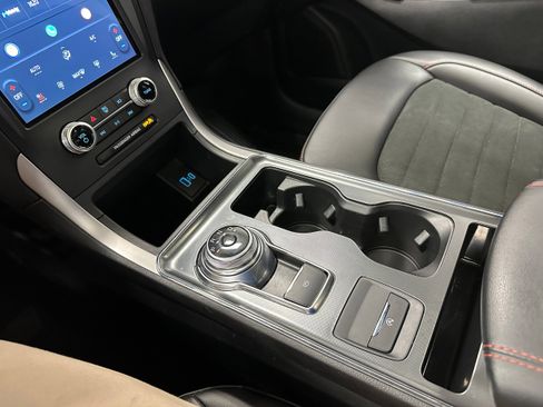 Used 2022 Ford Edge ST-Line image 20