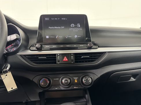 Used 2024 Kia Forte LXS w/ LXS Technology Package image 22
