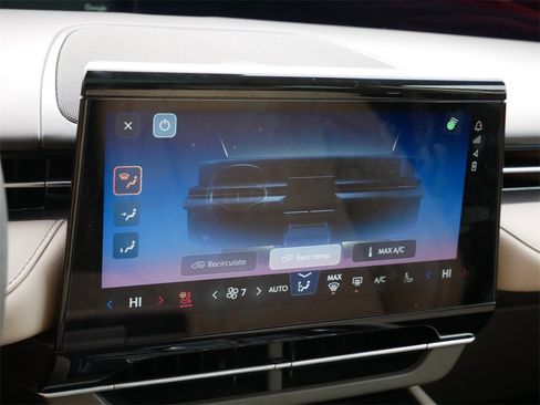 Used 2024 Lincoln Nautilus Premier w/ Equipment Group 102A image 21