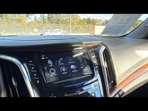 Used 2018 Cadillac Escalade Luxury image 19