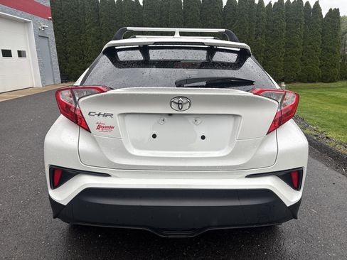 Used 2021 Toyota C-HR LE FWD image 4