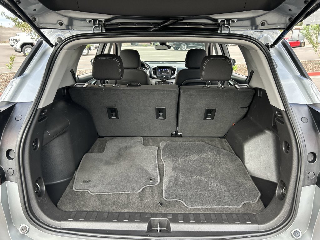 Used 2023 GMC Terrain SLE FWD image 26