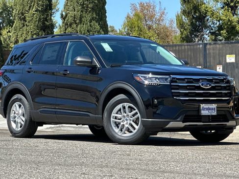 New 2026 Ford Explorer Active w/ Active Comfort Package RWD image 2