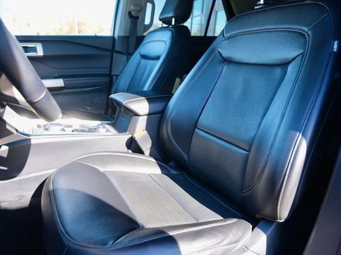 Used 2021 Ford Explorer Limited w/ Equipment Group 301A image 15