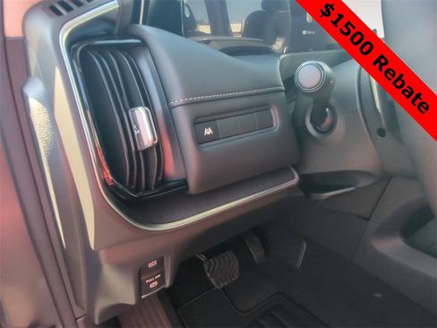 New 2026 Nissan Armada SV image 11