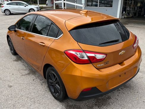 Used 2017 Chevrolet Cruze LT w/ Sun And Sound Package image 8