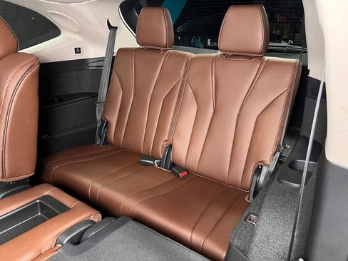 Used 2024 Acura MDX SH-AWD w/ Advance Package image 22