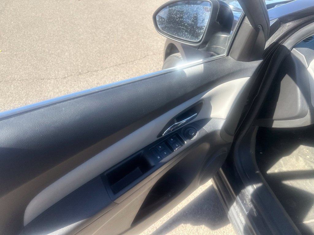 Used 2014 Chevrolet Cruze LT FWD image 25