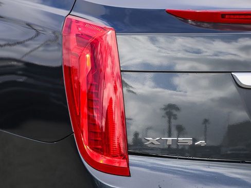 Used 2013 Cadillac XTS Luxury image 9