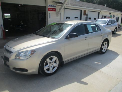 Used 2011 Chevrolet Malibu LS FWD image 11