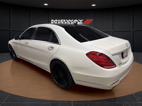 Used 2015 Mercedes-Benz S 550 4MATIC Sedan image 3