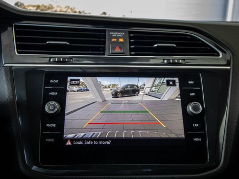 Used 2022 Volkswagen Tiguan SEL R-Line AWD/4WD image 43