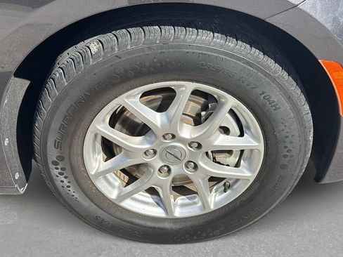 Used 2023 Chrysler Pacifica Touring-L FWD image 10
