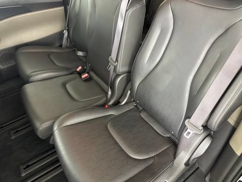 Certified 2025 Kia Carnival FWD image 26