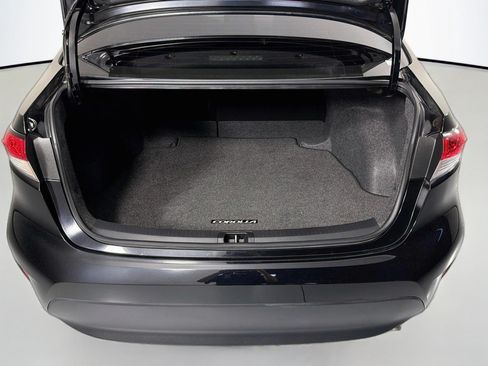 Used 2025 Toyota Corolla LE FWD image 33