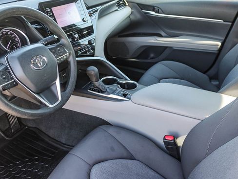 Used 2021 Toyota Camry LE image 18