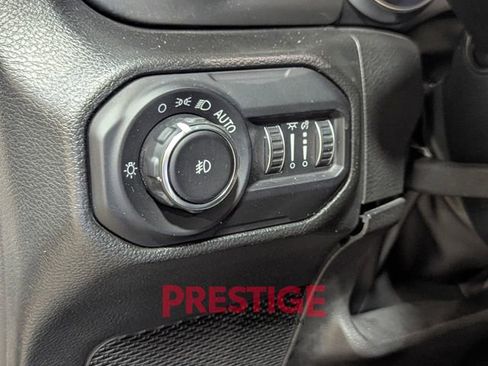 Used 2022 Jeep Wrangler Unlimited Sahara image 15