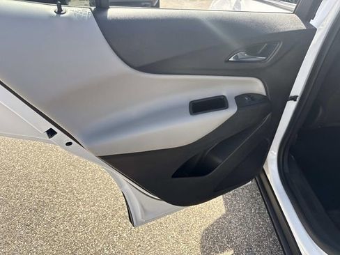 Used 2023 Chevrolet Equinox LS w/ LS Convenience Package image 20