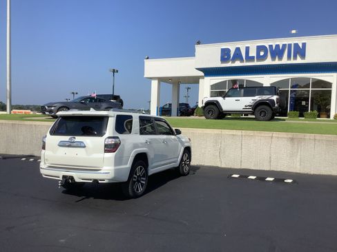 Used 2023 Toyota 4Runner Limited AWD/4WD image 7