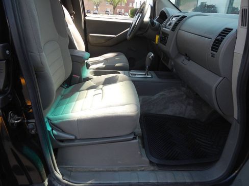Used 2013 Nissan Frontier S RWD image 31