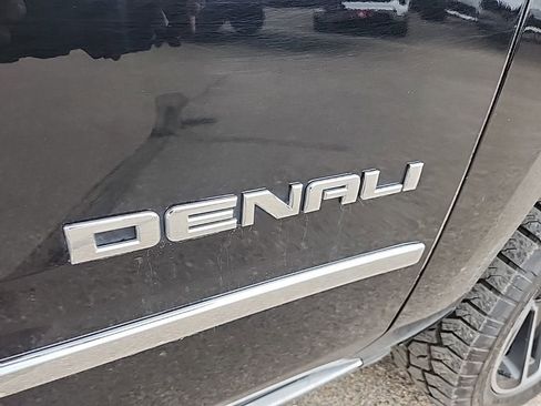 Used 2019 GMC Yukon Denali w/ Denali Ultimate Black Edition AWD/4WD image 49