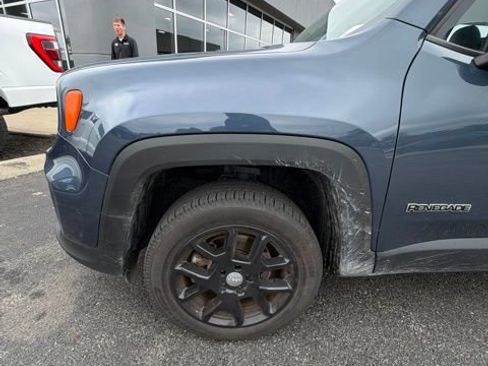 Used 2020 Jeep Renegade Latitude w/ Cold Weather Group AWD/4WD image 9