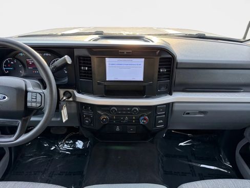 Used 2025 Ford F250 XLT AWD/4WD image 13