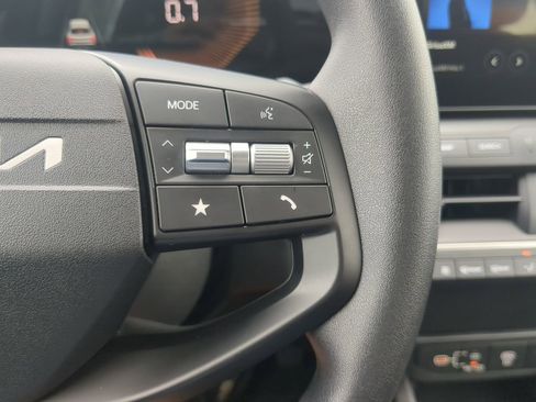 New 2025 Kia K4 LXS image 21