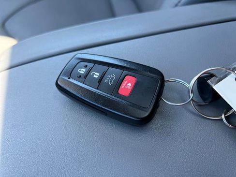 Used 2021 Toyota Highlander Limited AWD/4WD image 31