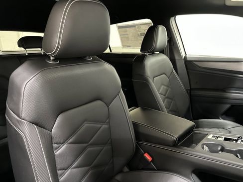 New 2026 Volkswagen Atlas Cross Sport SE AWD/4WD image 35