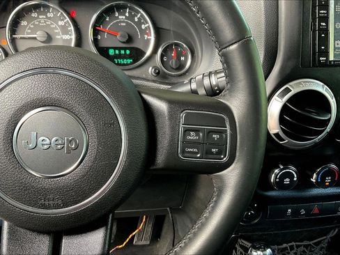 Used 2015 Jeep Wrangler Sahara w/ Connectivity Group AWD/4WD image 12