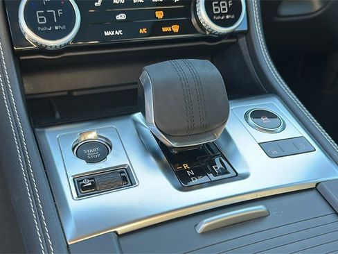 Certified 2025 Jaguar F-PACE R-Dynamic S image 17