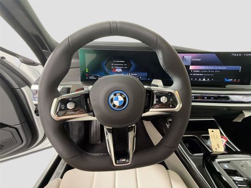 New 2026 BMW 750e xDrive AWD/4WD image 11