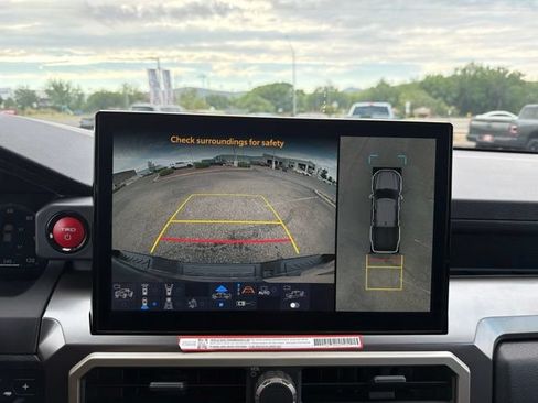 Certified 2025 Toyota Tacoma TRD Off-Road w/ TRD Off Road Premium Package AWD/4WD image 24
