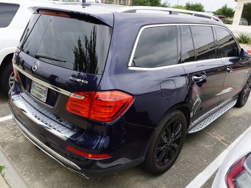 Used 2014 Mercedes-Benz GL 450 4MATIC image 4