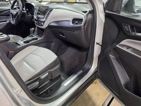 Used 2021 Chevrolet Equinox Premier w/ LPO, Floor Liner Package AWD/4WD image 17
