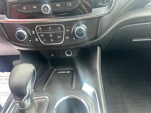 Used 2023 Chevrolet Traverse LT w/ LPO, Floor Liner Package AWD/4WD image 18