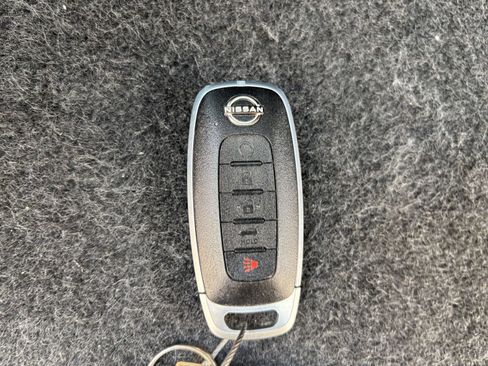 Used 2026 Nissan Rogue SL FWD image 22