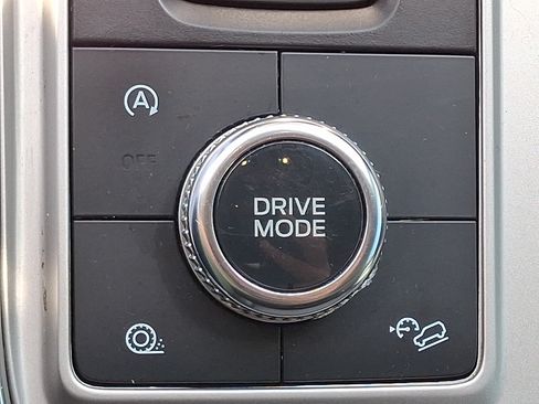 Used 2023 Ford Explorer XLT w/ Equipment Group 202A AWD/4WD image 28