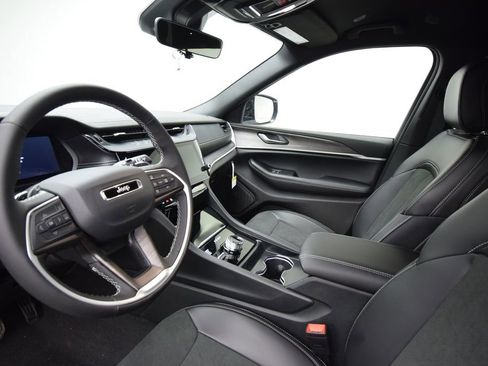 New 2026 Jeep Grand Cherokee L 4WD image 30