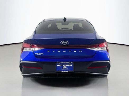 Used 2024 Hyundai Elantra SEL FWD image 6