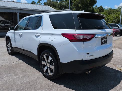 Used 2020 Chevrolet Traverse LT w/ LT Premium Package FWD image 7